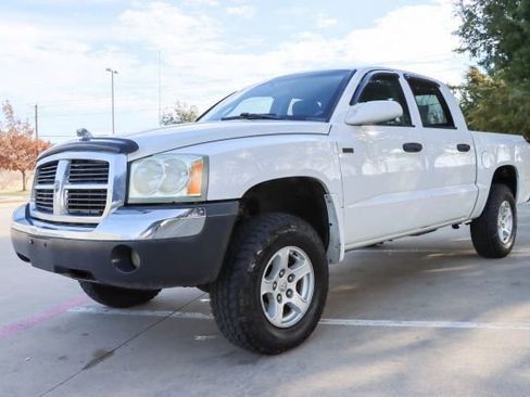 Used 2005 Dodge Dakota SLT image 3