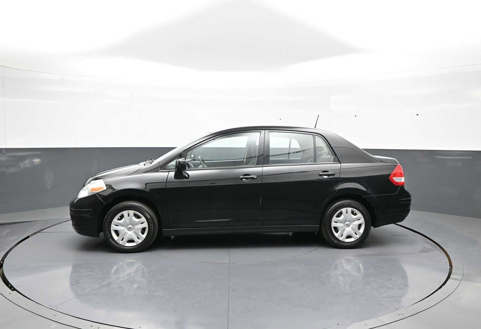 Used 2011 Nissan Versa 1.8 S FWD image 9
