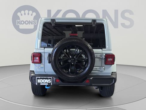 Used 2024 Jeep Wrangler Unlimited Sahara w/ Technology Group AWD/4WD image 5
