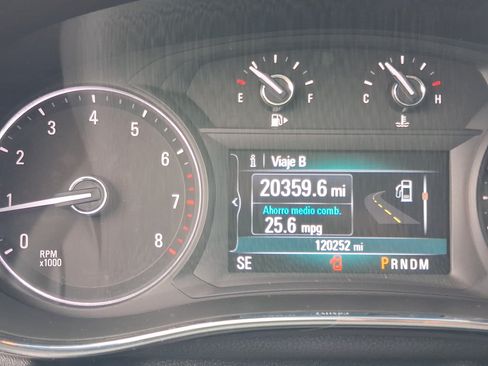 Used 2018 Buick Encore Essence AWD/4WD image 17