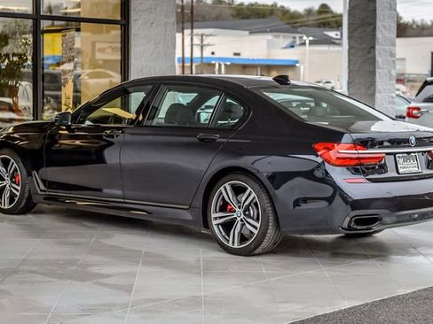 Used 2019 BMW 740i w/ Executive Package image 7