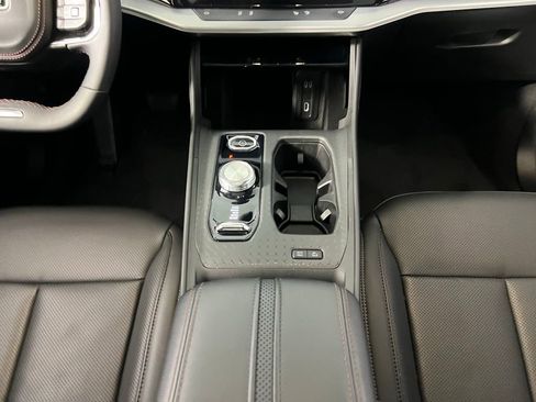 Used 2024 Jeep Wagoneer Launch Edition image 24