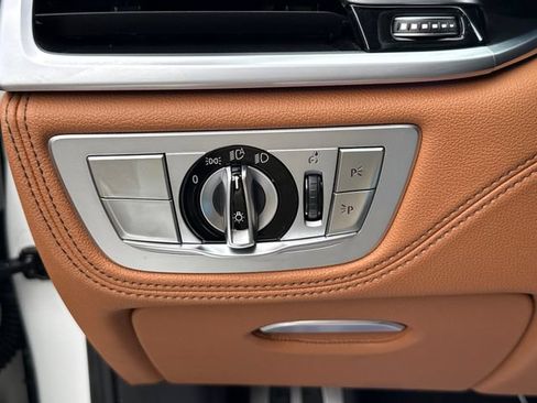 Used 2020 BMW 750i xDrive w/ Executive Package AWD/4WD image 20