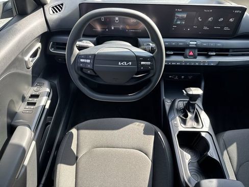 New 2026 Kia K4 FWD image 11