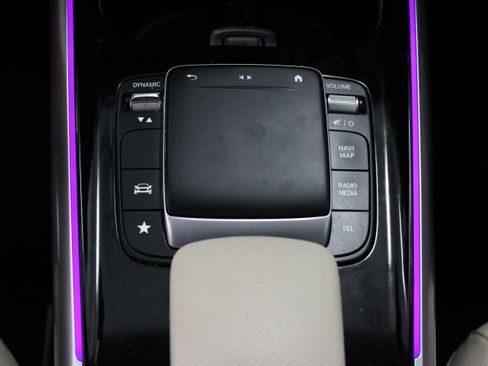 Used 2022 Mercedes-Benz GLA 250 4MATIC image 19