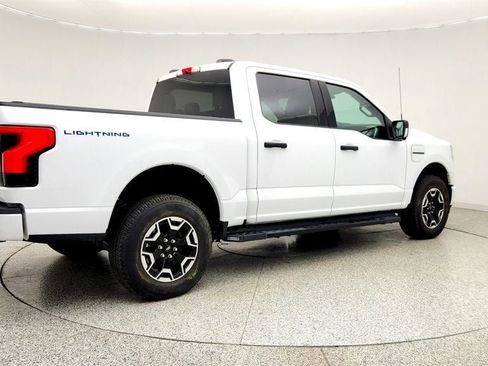 Used 2022 Ford F150 Lightning XLT AWD/4WD image 5