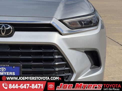 Used 2025 Toyota Grand Highlander FWD image 4