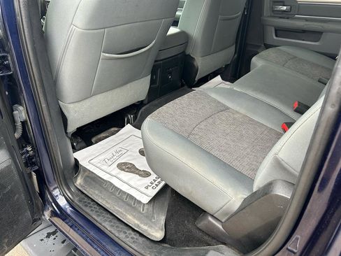 Used 2016 RAM 1500 Classic SLT w/ Luxury Group image 9