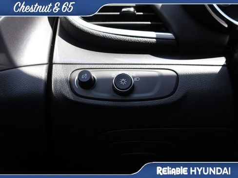 Used 2022 Buick Encore Preferred w/ Safety Package image 31