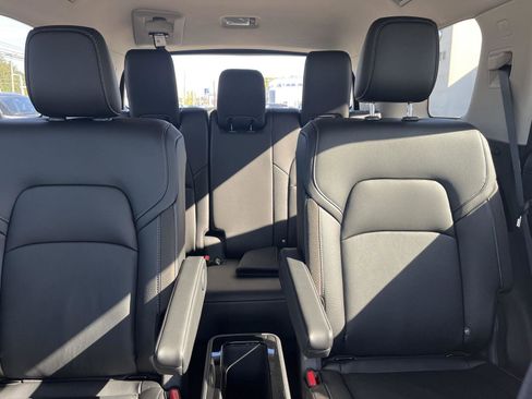 Used 2025 Nissan Pathfinder SL w/ SL Premium Package image 21