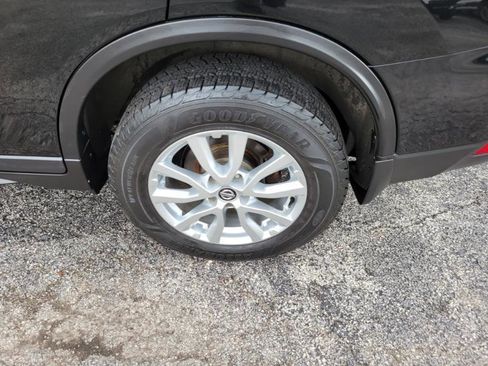 Used 2019 Nissan Rogue SV AWD/4WD image 13