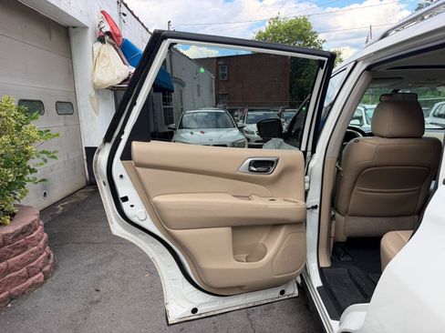Used 2017 Nissan Pathfinder SL w/ SL Premium Package AWD/4WD image 29
