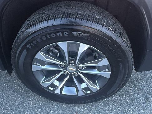 Certified 2025 Chevrolet Equinox LT w/ Safety and Technology Package image 12