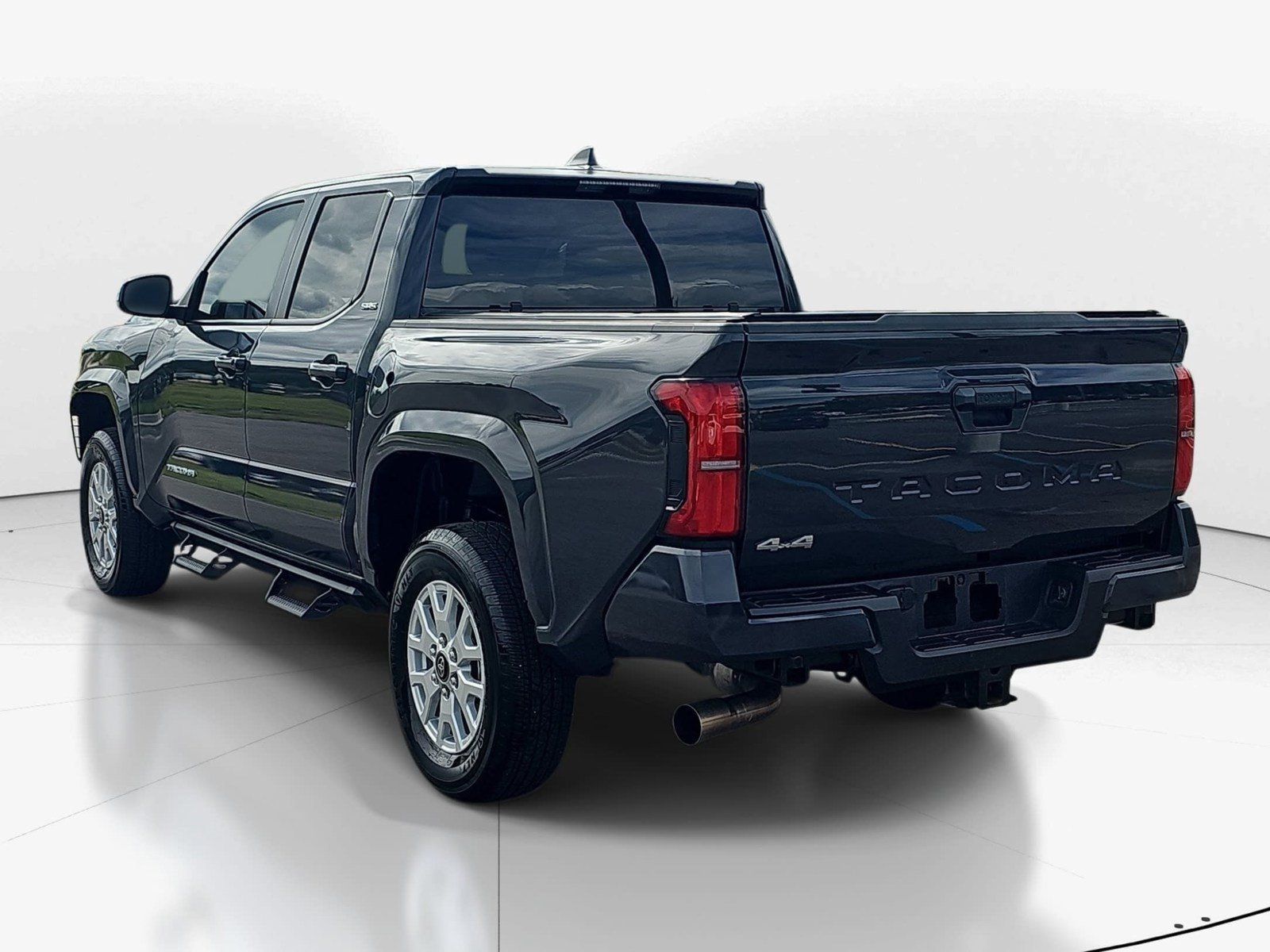 Used 2024 Toyota Tacoma SR5 AWD/4WD image 6