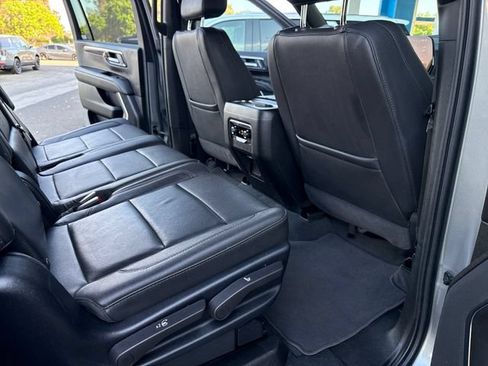 Used 2025 Chevrolet Suburban Z71 AWD/4WD image 33
