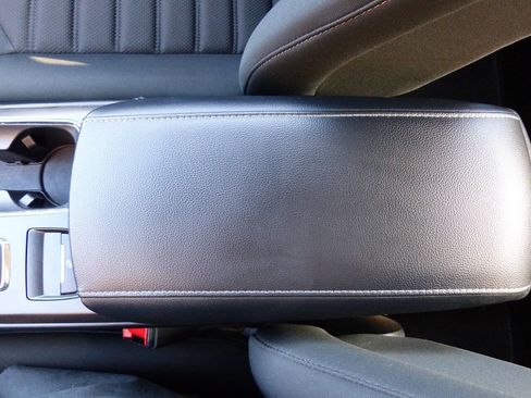 Used 2017 Ford Fusion SE image 46