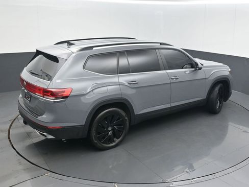 Used 2025 Volkswagen Atlas SE image 44