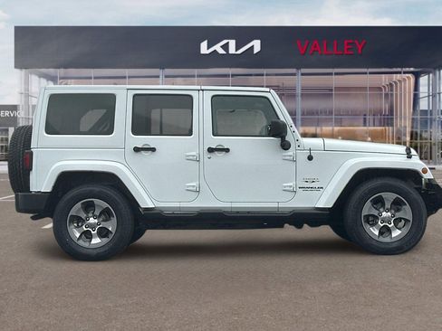 Used 2017 Jeep Wrangler Unlimited Sahara w/ Connectivity Group image 3