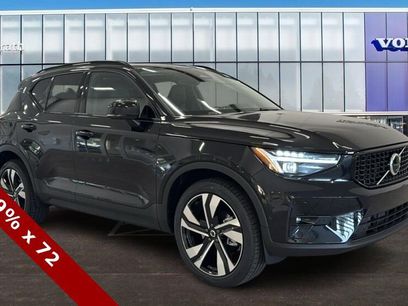 New 2026 Volvo XC40 B5 Ultra w/ Climate Package