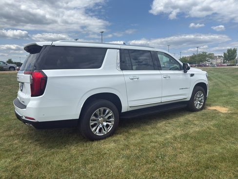 Used 2025 GMC Yukon XL Denali AWD/4WD image 19