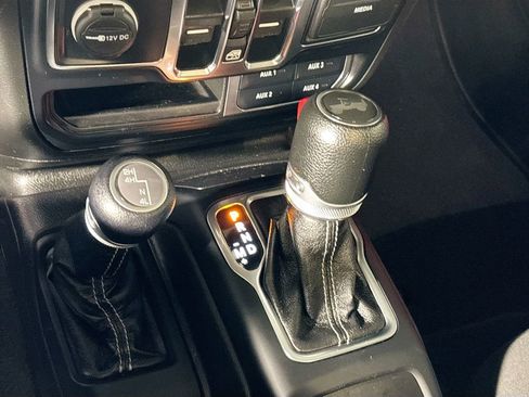 Used 2022 Jeep Wrangler Unlimited Sahara w/ Cold Weather Group image 18