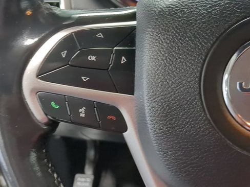 Used 2019 Jeep Grand Cherokee Altitude AWD/4WD image 29