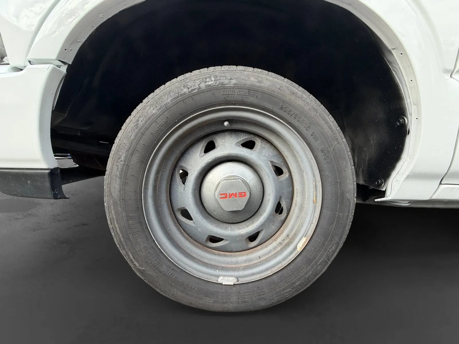 Used 1999 GMC Sonoma SL w/ HD Suspension Pkg RWD image 9