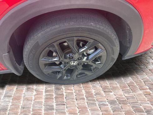 Used 2023 Honda HR-V Sport image 8