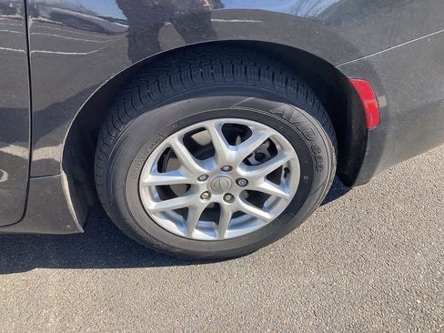 Used 2020 Chrysler Pacifica Touring-L FWD image 18