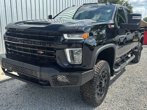 Used 2022 Chevrolet Silverado 2500 LT w/ Midnight Edition AWD/4WD image 16