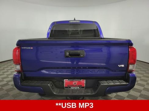 Used 2022 Toyota Tacoma SR5 w/ Technology Package image 7