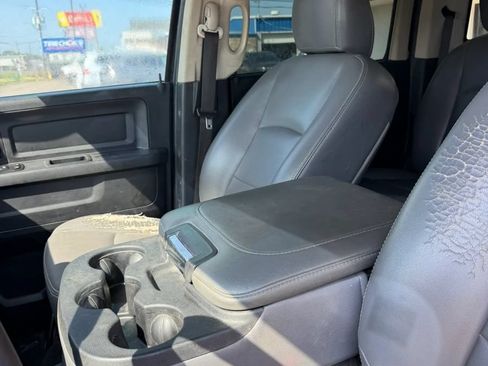 Used 2016 RAM 2500 Tradesman w/ Chrome Appearance Group AWD/4WD image 13
