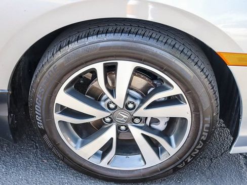 Used 2024 Honda Odyssey Touring image 7
