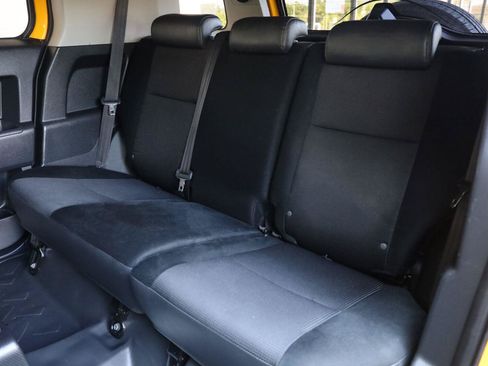 Used 2007 Toyota FJ Cruiser 4WD image 16