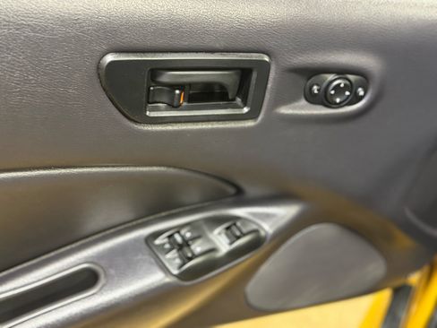 Used 2002 Chrysler Prowler image 14