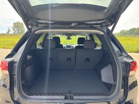 Used 2024 Chevrolet Equinox LT w/ LPO, Floor Liner Package AWD/4WD image 11