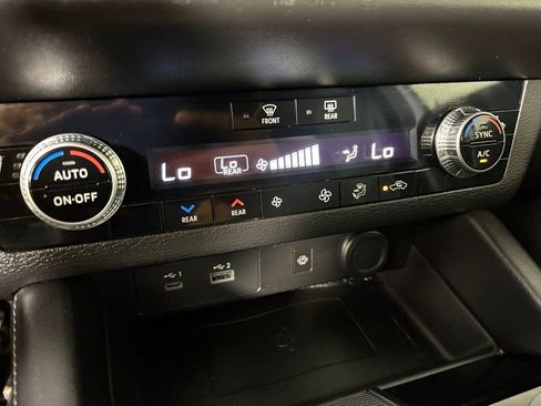 Used 2022 Mitsubishi Outlander SEL FWD image 32