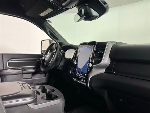 Used 2024 RAM 2500 Big Horn w/ Safety Group image 32