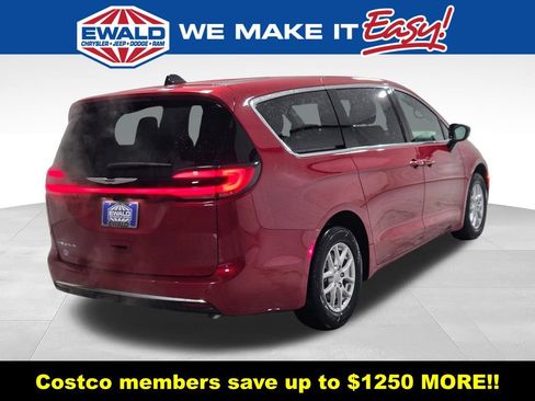 New 2026 Chrysler Pacifica Select FWD image 19