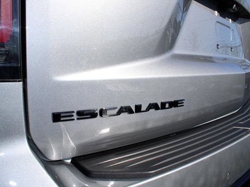 Used 2023 Cadillac Escalade Sport image 10