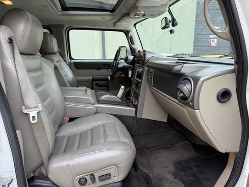 Used 2003 HUMMER H2 w/ Preferred Equipment Group image 13