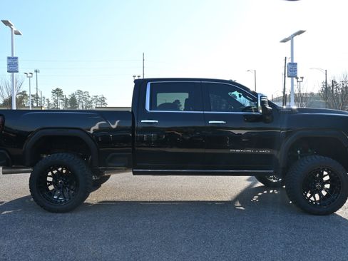 Used 2025 GMC Sierra 2500 Denali Ultimate image 16