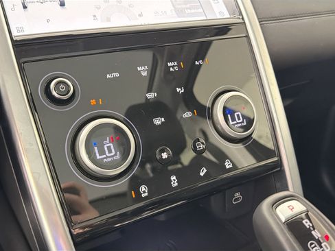 Certified 2023 Land Rover Discovery Sport S image 17