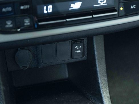 Used 2019 Toyota Corolla LE w/ Body Protection Package FWD image 33