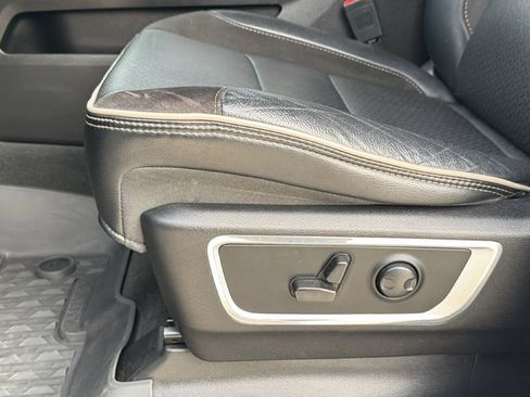 Used 2023 RAM 1500 Laramie AWD/4WD image 14