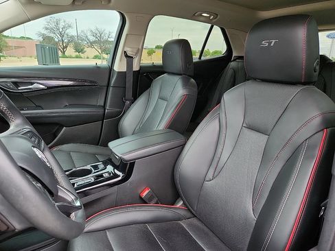 Used 2023 Buick Envision Essence w/ Sport Touring Package AWD/4WD image 8
