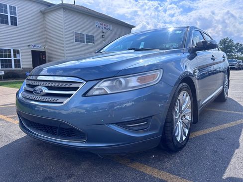Used 2010 Ford Taurus Limited AWD/4WD image 2
