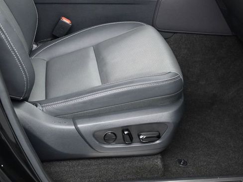 Used 2024 Lexus GX 550 w/ Accessory Package (31) image 12