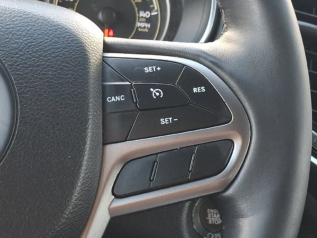 Used 2019 Jeep Cherokee Limited AWD/4WD image 23