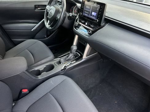 Used 2022 Toyota Corolla Cross LE image 15
